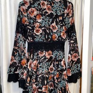 Misguided Floral Long sleeve Dress with Lace Trim